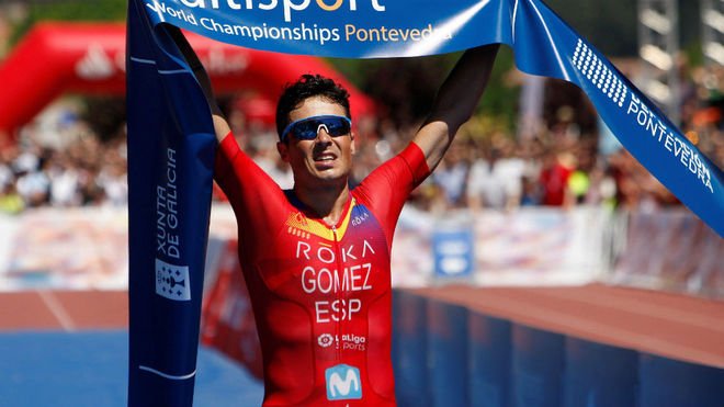 proes3's tweet photo. Javier Gómez Noya (España), dos veces campeón mundial de Medio Ironman (70.3), se proclamó este domingo subcampeón de Europa en Elsinore (Dinamarca), doce segundos por detrás del belga Rodolphe Von Berg, ganador con un tiempo de 3h39:35.
#Triatlon #Triatleta #ciclismotriatlon https://t.co/2G5Ltgk3eh