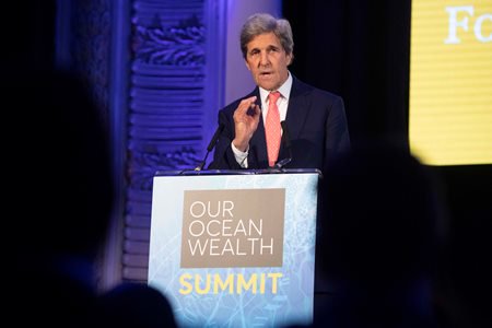 MarineInst's tweet photo. Working together in partnership to create the political will to address the challenges of #ClimateChange at @OurOceanWealth Summit 2019 in Cork. LET’S GET THE JOB DONE; Former US Secretary of State John Kerry. #marine @JohnKerry https://t.co/UsQwSMpI45 https://t.co/xjgQOQbqe8