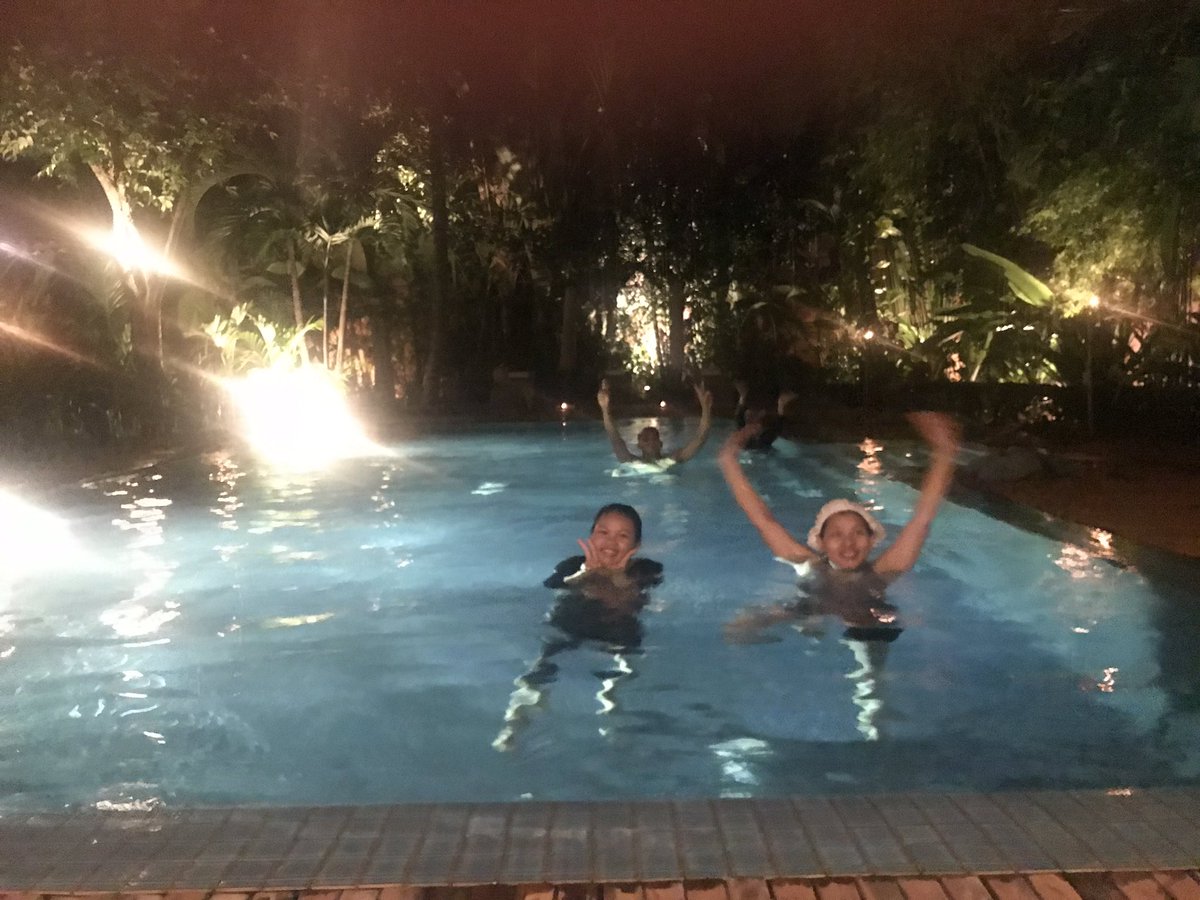 Let’s swim 🏊‍♀️ 🏊‍♂️