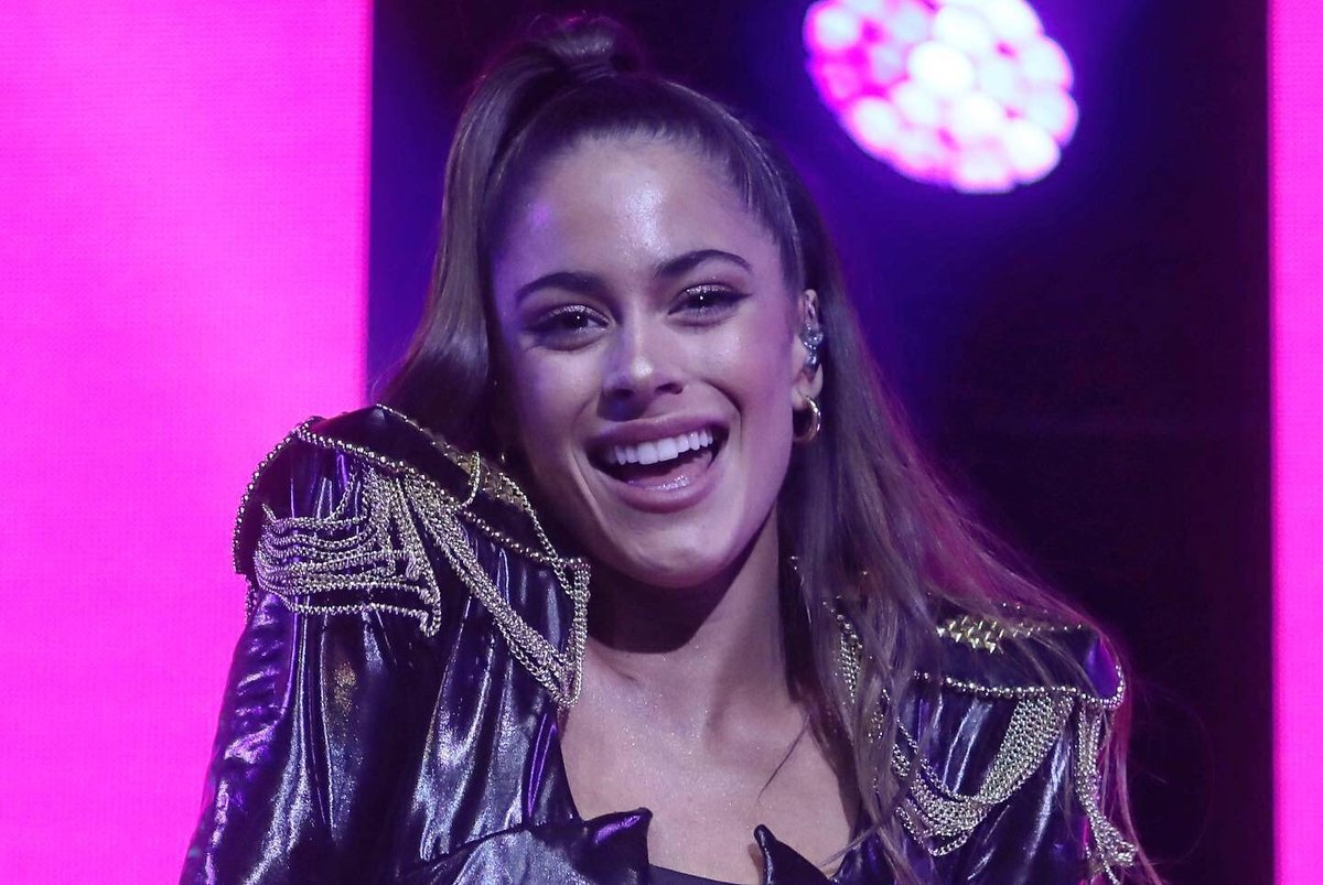 ChechoFotografo's tweet image. Anoche @TiniStoessel se presentó en @movistararena en el marco de su gira #QuieroVolverTour #QuieroVolverTourChile 
.
@la_oreja 
@radiotouch10 
.
📸 © Checho García Pardo (@chechofotografo)