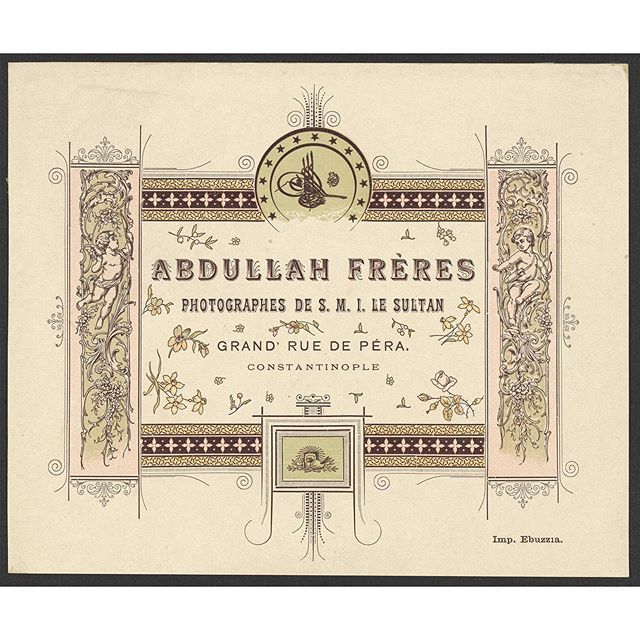 tr__grafik's tweet photo. Abdullah Freres İlan, Ebüziyya Tevfik, 1890-1900.⠀

#trgrafik #trgrafik_ilan #trtasarimtarihi #ilan #vintageads #turkishdesignhistory #ebuzziyatevfik #ebuzziya #abdullahfreres #victoriandesign #vintage type #vintagedesign ⠀ https://t.co/CRoz8rzRGu