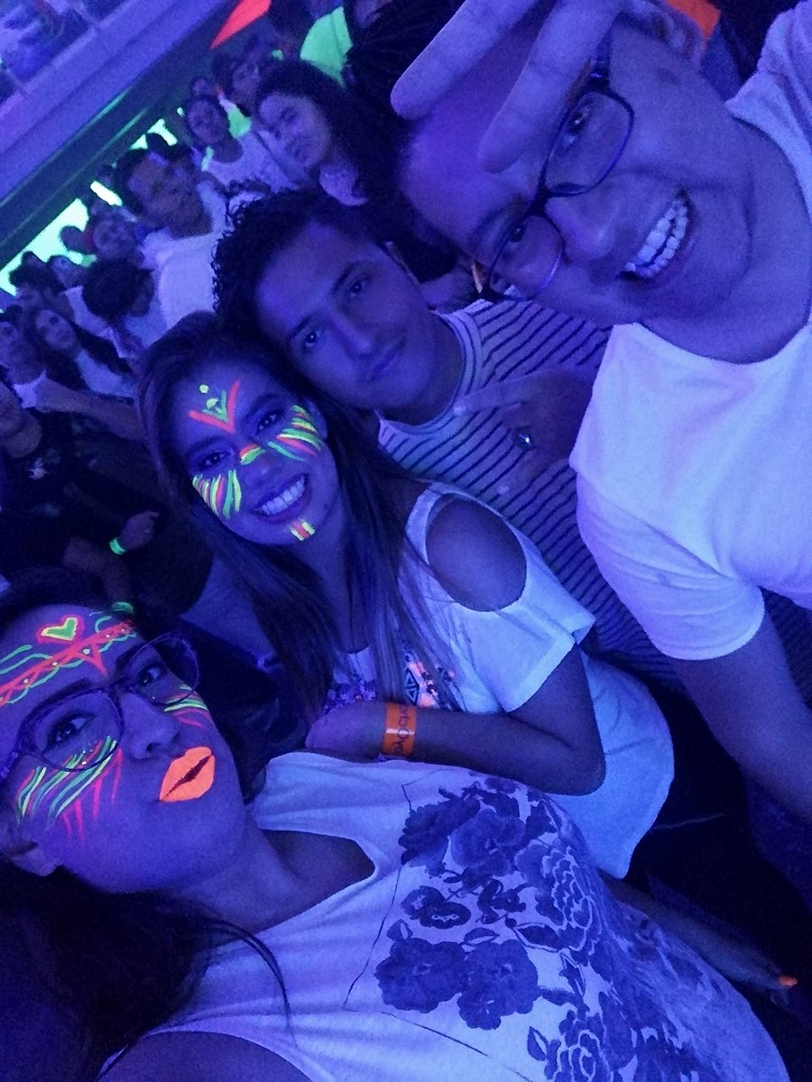 karlitha_ville's tweet photo. @BEATOFICIAL estuvo increíble el #BeatInColors @FrankEsMiNombre https://t.co/FVDBXOOsYB