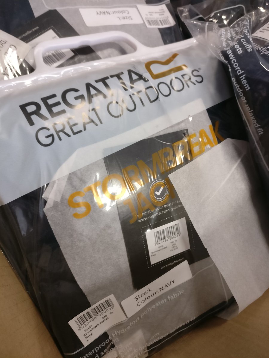 kerrylynn21's tweet photo. Ooo delivery... We decided to invest in waterproof jackets which are a bit more expensive but definitely more durable than your standard throw away ponchos... We'll be including them in our wet weather packs ☔⛈️ #HomelessInBrum https://t.co/VxKR2PPtRf