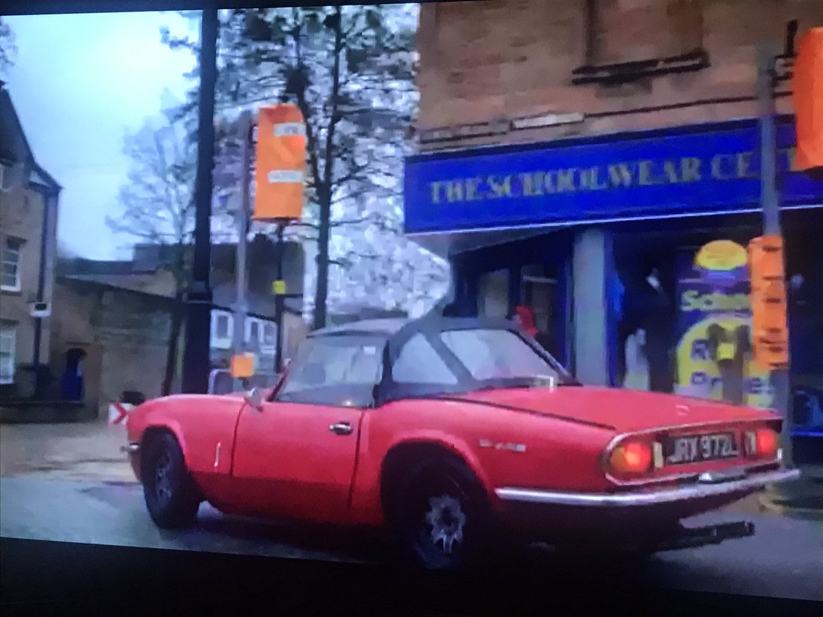 SWS_Uniform's tweet image. Did anybody else catch a glimpse of our Mansfield Schoolwear Centre store on last nights #TopGear ?
Luckily nobody crashed through the windows @flintoff11 👀