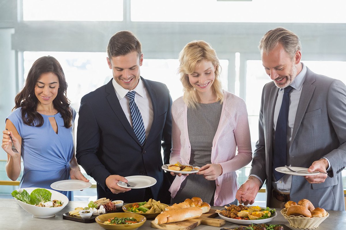 Not sure of the staff #benefits for offering regularly catered lunch? @NeilsRecCo says this perk increases happiness and retention 🙌🏼 - officeserve.com/staff-benefits…