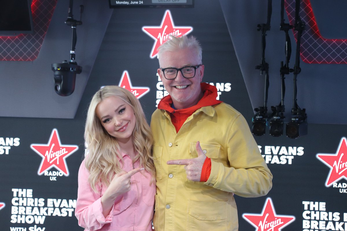 #ICYMI - the wonderful <a href="/DoveCameron/">Dove Cameron</a> joined <a href="/achrisevans/">Chris Evans</a> on his <a href="/VirginRadioUK/">Virgin Radio UK</a> breakfast show this morning!
You can listen again right here: virginradio.co.uk/radio/listen-a… - simply select the 09:30 - 10:00 time slot from the dropdown menu. 👒☀️ #TheLightInThePiazza