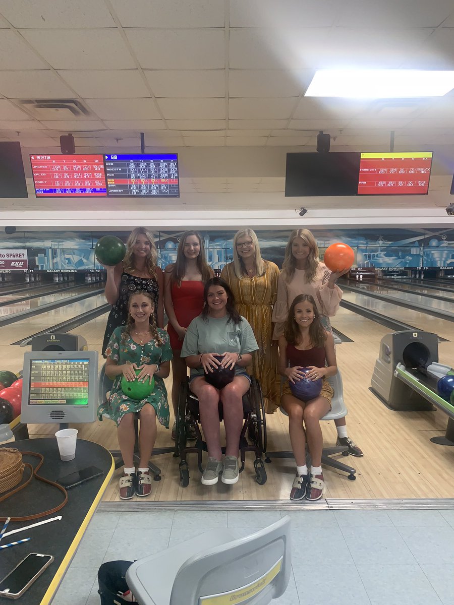 KennedyFaith10's tweet photo. @Mckinley58 @JackieMiller_ Can’t forget about our team pic either #Undefeated https://t.co/sTg8V3NgmL
