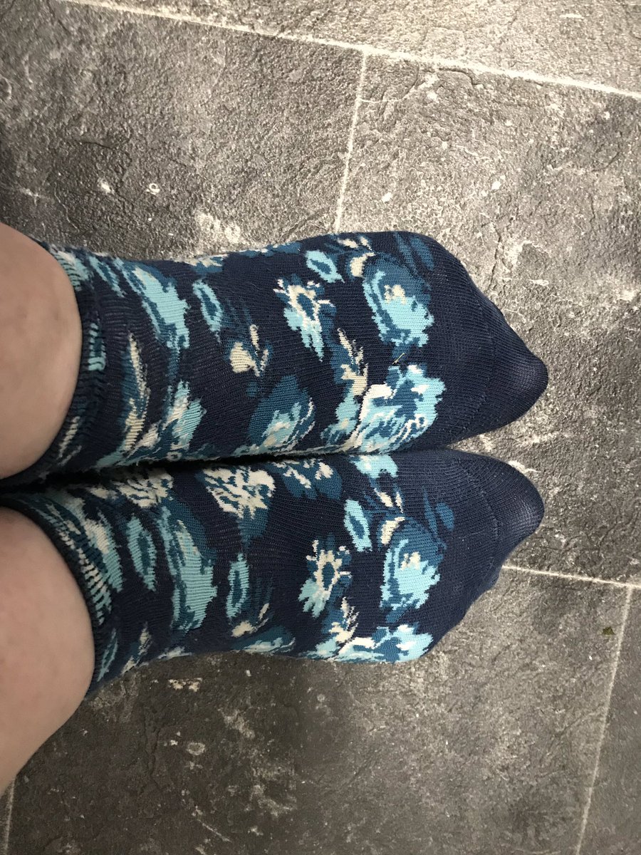 Merchistonhouse's tweet photo. @emmathepod @krishpod7 @EfeOzturkDPM @Martinfox2000 @RandRPodiatry @CollegePodiatry @icthedifference @footindiabetes @PodiatryCareers @BeverleyHarden @wyliedpod @FootDFJ @BrianwDolan @SteveJamieson12 @GeoDunn81 #selfeets #tweetyourfeet with flowery socks, (love seeing @dgarmstrong sock fad), and sockless https://t.co/NAKyYgY4Cw