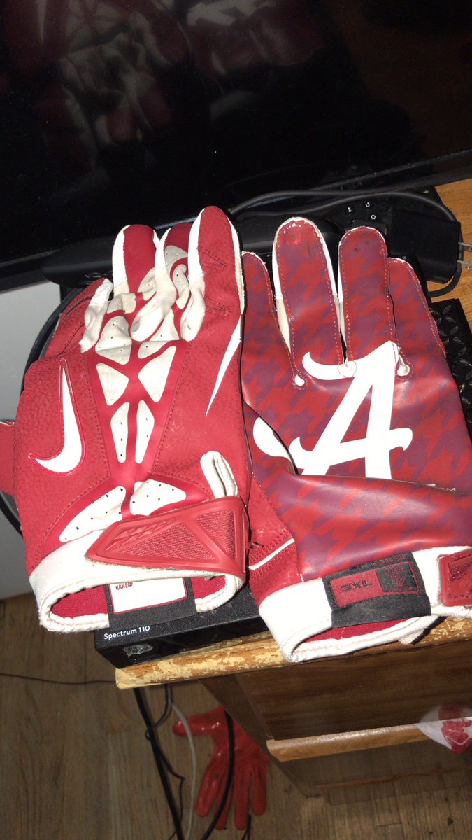 The gloves It all started with 🙇🏾‍♂️🙏🏾💪🏾🏈💯‼️🙌🏾🙌🏾🙌🏾