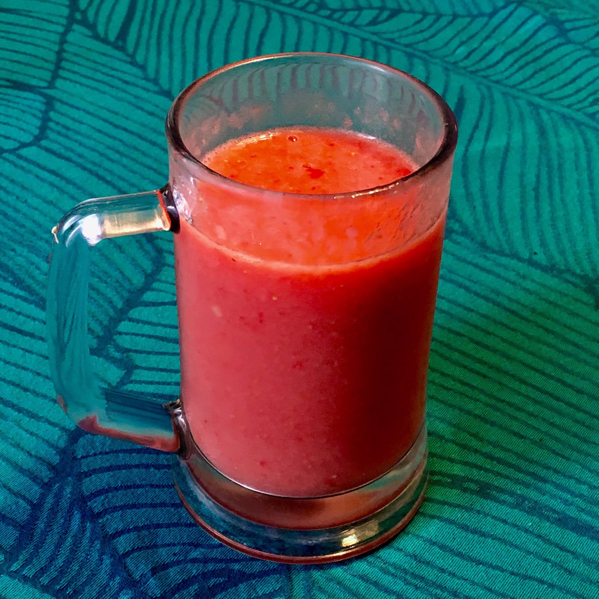 jpaudouy's tweet photo. From a suggestion by @jmb75012 ๐๐ผ
โStrawberry and Watermelon Smoothieโ.
I donโt have words to describe how good it is. ๐
#FightingTheHeatwave https://t.co/D4DM5YxPsT