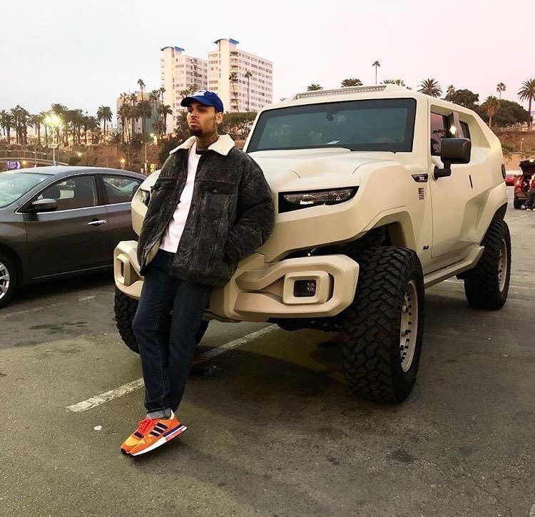 HotFreestyle's tweet photo. Chris Brown is releasing his 33-track double-sided album ‘Indigo’ this FRIDAY.

Features:
- Drake
- Lil Wayne
- Nicki Minaj
- Tory Lanez 
- Tyga
- Gunna
- Trey Songz &amp; more! https://t.co/8BEixbP0xQ