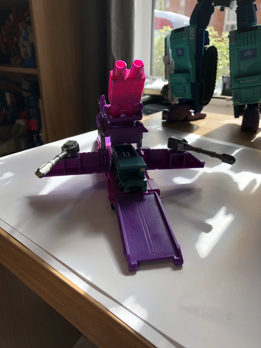 d3zz3h's tweet image. And with today’s arrival that’s the lot of western #G1 #Micromasters done! #Transformers