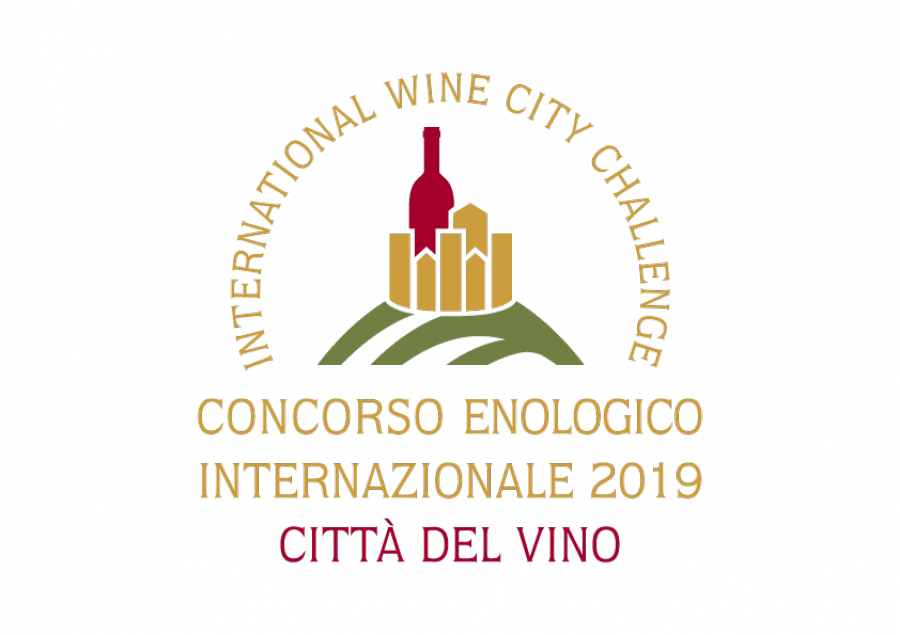 CastelleMoon's tweet photo. Today was the the day!
Our wine prized for #Europeanwinecity!

Oggi il giorno di premiazione per #cittadelvino!

Poker of #Gold! 

#falanghina #benevento #sannio #camaiola #barberadelsannio #passito #castelle #castellemoon #castelvenere #wine #wines #vino #winelovers #kydonia https://t.co/MEZsiQrOUq