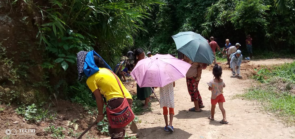 DcKolasib's tweet photo. GramSabha on Rainwater conservation held at Pangbalkawn Village on 22/06/19 as per initiative of @mowrrdgr. Program included reading letter from Hon'ble PM @narendramodi, cleaning water tanks &amp; planting trees. @PMOIndia @ruralwaterindia #Jalshakti #PMletter #RainWaterHarvesting https://t.co/br0mKJVDp6