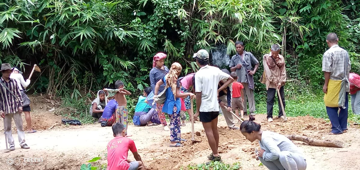 DcKolasib's tweet photo. GramSabha on Rainwater conservation held at Pangbalkawn Village on 22/06/19 as per initiative of @mowrrdgr. Program included reading letter from Hon'ble PM @narendramodi, cleaning water tanks &amp; planting trees. @PMOIndia @ruralwaterindia #Jalshakti #PMletter #RainWaterHarvesting https://t.co/br0mKJVDp6
