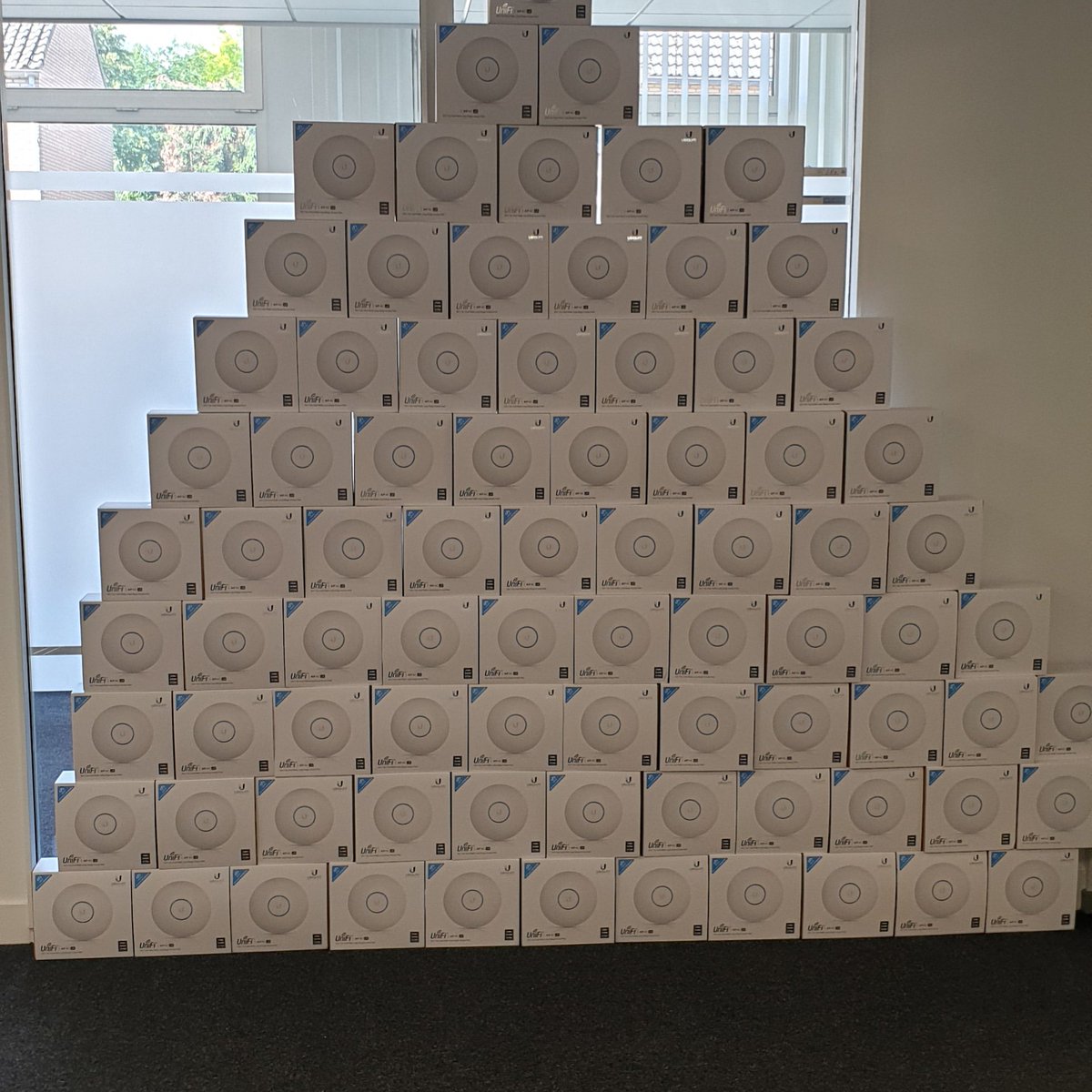 First delivery of @ubnt new accespoints. Switches in backorder