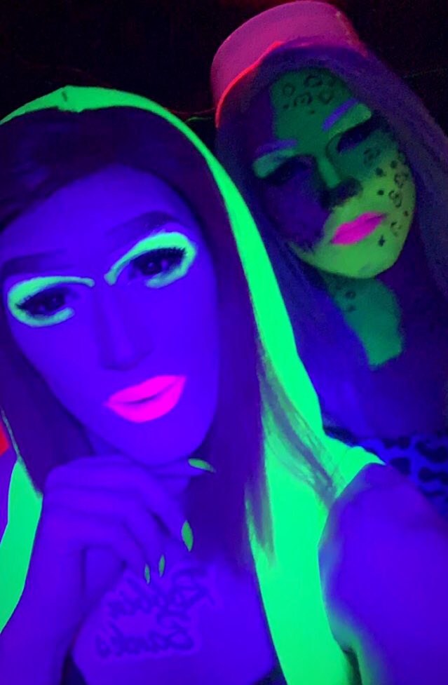 Dragbanksrobbin's tweet photo. #DragSisters
#drag #dragqueen #makeup #dragmakeup #cosmetics #brows #lips #eyeshadow #manchester #manchesterqueen #hair #maxfactor #nyx #nyxcosmetics #stargazer #krylon #neon #yellow #Green #Pink #fashion #SKINT https://t.co/N8s3P4NdJ2