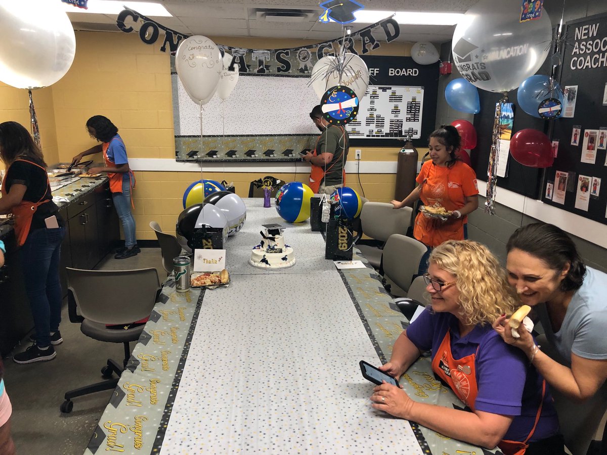 jensherluvsgod's tweet photo. Late post of Saturdayโs High School Graduation ๐ Party @ 243! We are so proud to see what this great crew does next! Congratulations! ๐ Grads #HomeDepotCulture #Store243 #Voa365 Thank you @bg0917 @KellyHDSM0243 @miguellugo89 https://t.co/RSgzLwGwPw