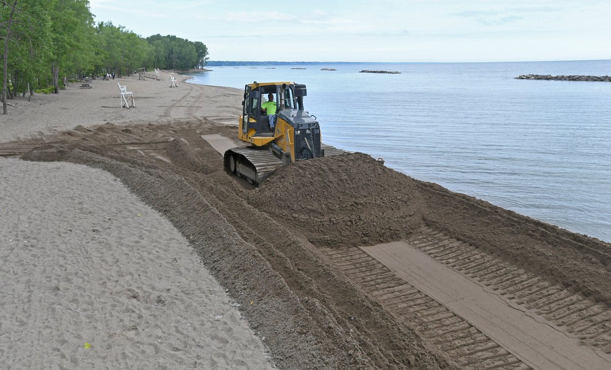 ETNmillette's tweet photo. @ETNoneill reports https://t.co/hDtcG6KUBY: @MikeKellyPA announces $1.5 million in federal money for 68,000 cubic feet of sand replenishment at @PresqueIsleSP.  #ErieLive https://t.co/1sp5m1BPZX
