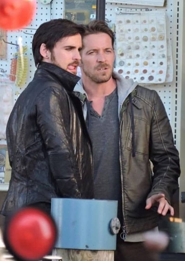SaraDallArgine's tweet photo. @JoshDallas @sean_m_maguire @colinodonoghue1 Sorry Josh but this couple is hot 😂😂😂😂🔥🔥🔥🔥🔥 #captainhood https://t.co/ACZ8bI3lHU