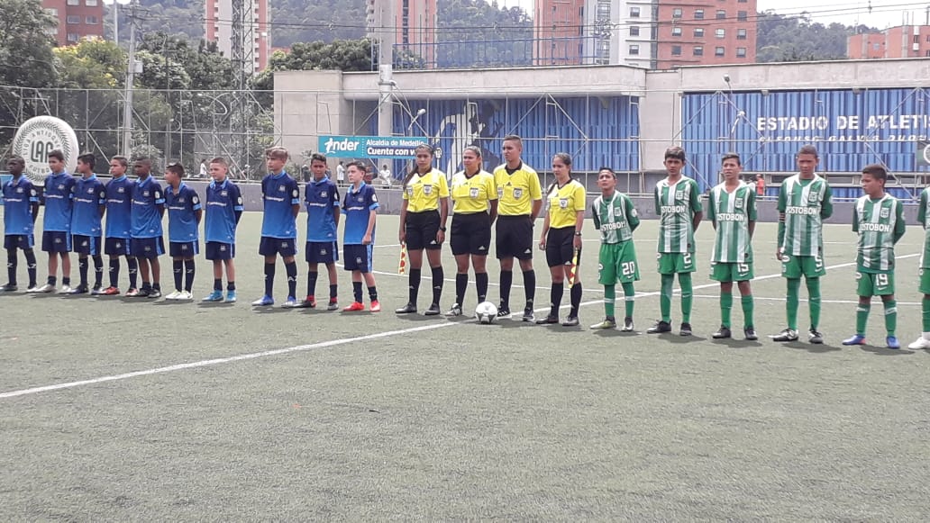 AntioquiaLAF's tweet photo. #FinalesLAF2019
🏆Inicia la final entre
#AtlNacional 🆚️ #ArcoZaragoza
Categoría #Sub12a https://t.co/810wqjldWJ