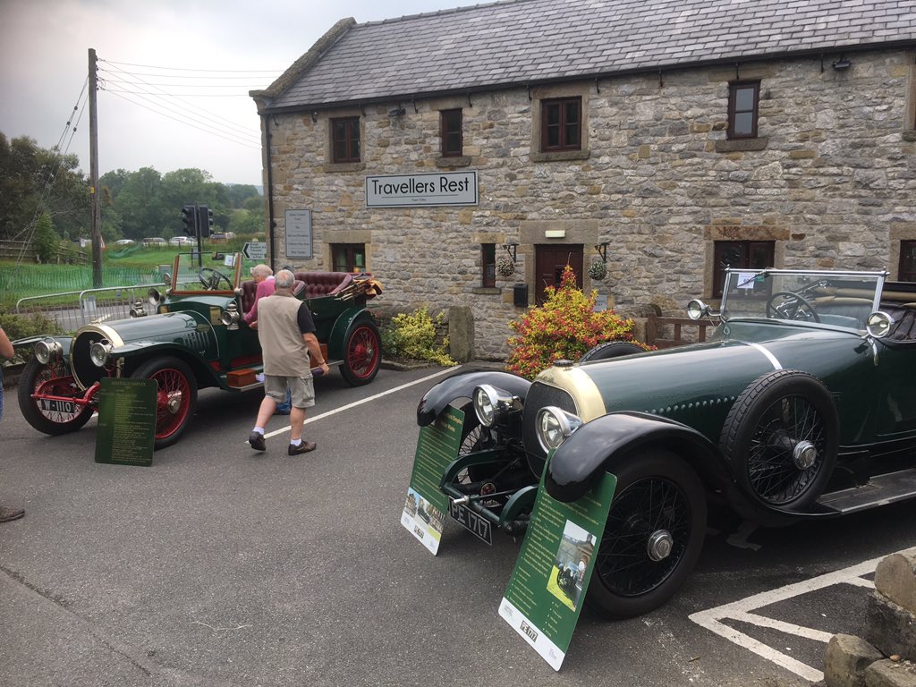 EdFosterEng's tweet photo. Two #sheffieldsimplex cars out for a night at Hope motor show from @KelhamIsland . @hairyengineers nice work if you can get it. #sheffieldissuper https://t.co/Rrp9QzYhcA