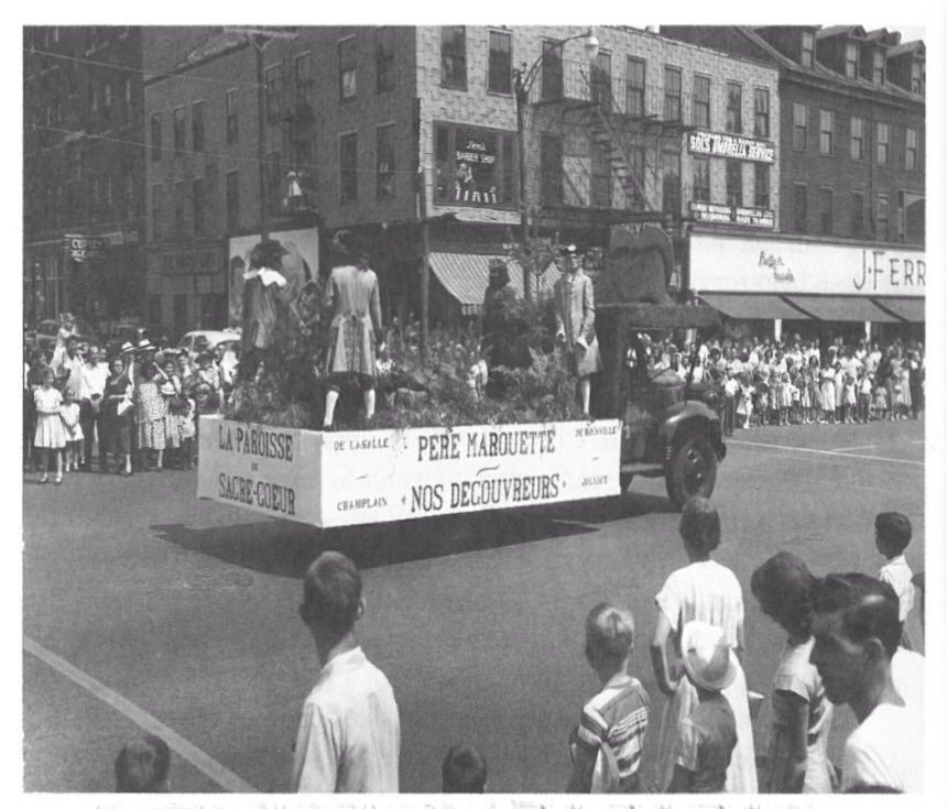 Pour plus de cent ans, les franco-américains de ma ville natale Manchester, New Hampshire, célébraient la #StJeanBaptiste avec une grande parade suivi par des party. #BonneSaintJean à vous! ⚜️🎉#BonneStJean