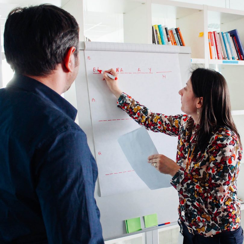 InTheBoxTweets's tweet image. UX writing principles for designers.

Via @InVisionApp ##UXWriting #UXCopywriting #UXDesign #UX

👇 bit.ly/31BKkrL