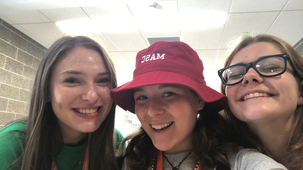 b_farmer12's tweet photo. #NatStuCo19 our state guide! https://t.co/36rGnBrb0z