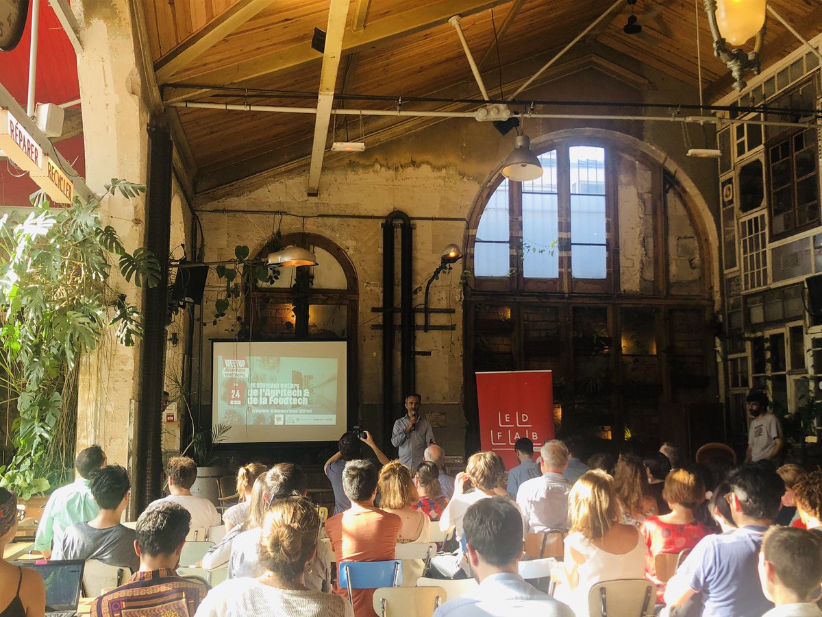 🌾🙌 Nous sommes à <a href="/LaRe_cyclerie/">La REcyclerie</a> avec <a href="/CapEdFab/">EdFab</a> pour le lancement du Meetup consacré aux nouveaux métiers de l’#agritech et de la #foodtech !
Ils sont venus pitcher leurs métiers :
👨 Paul Zindy
👩 Marie Dehaene
👨 Thierry Danois
👩 Celine Patinet Anceau
👨 Clement Scellier