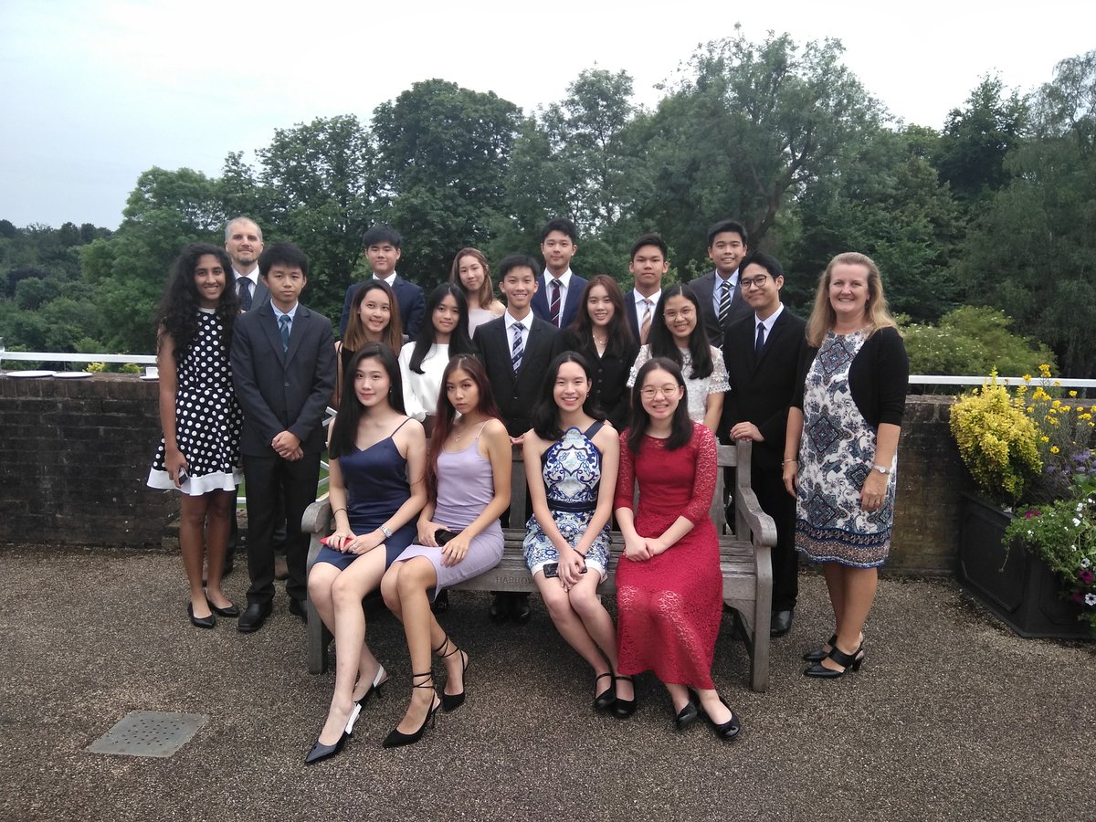 SR5phase's tweet photo. Dressing up for the Fifth Form Conference dinner, held in the Shepherd Churchill rooms at Harrow UK. @HarrowBangkok @HarrowStudies https://t.co/XdkPOuA56H