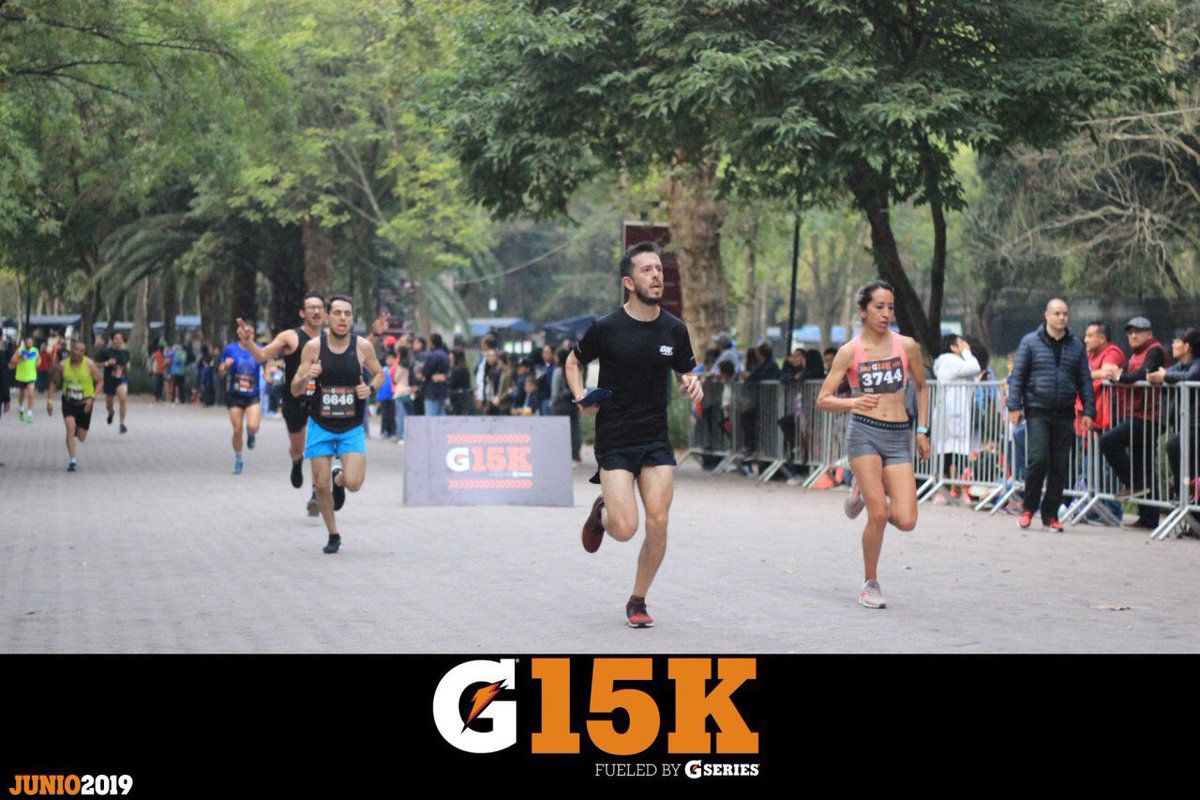 Solo quisiera decir que desde hace mucho tiempo predico la filosofía del “corre y deja correr”.  Por la misma razón, solo me preocupa superarme a mi mismo. #workhard #dreambig 🏃🏻‍♂️👟