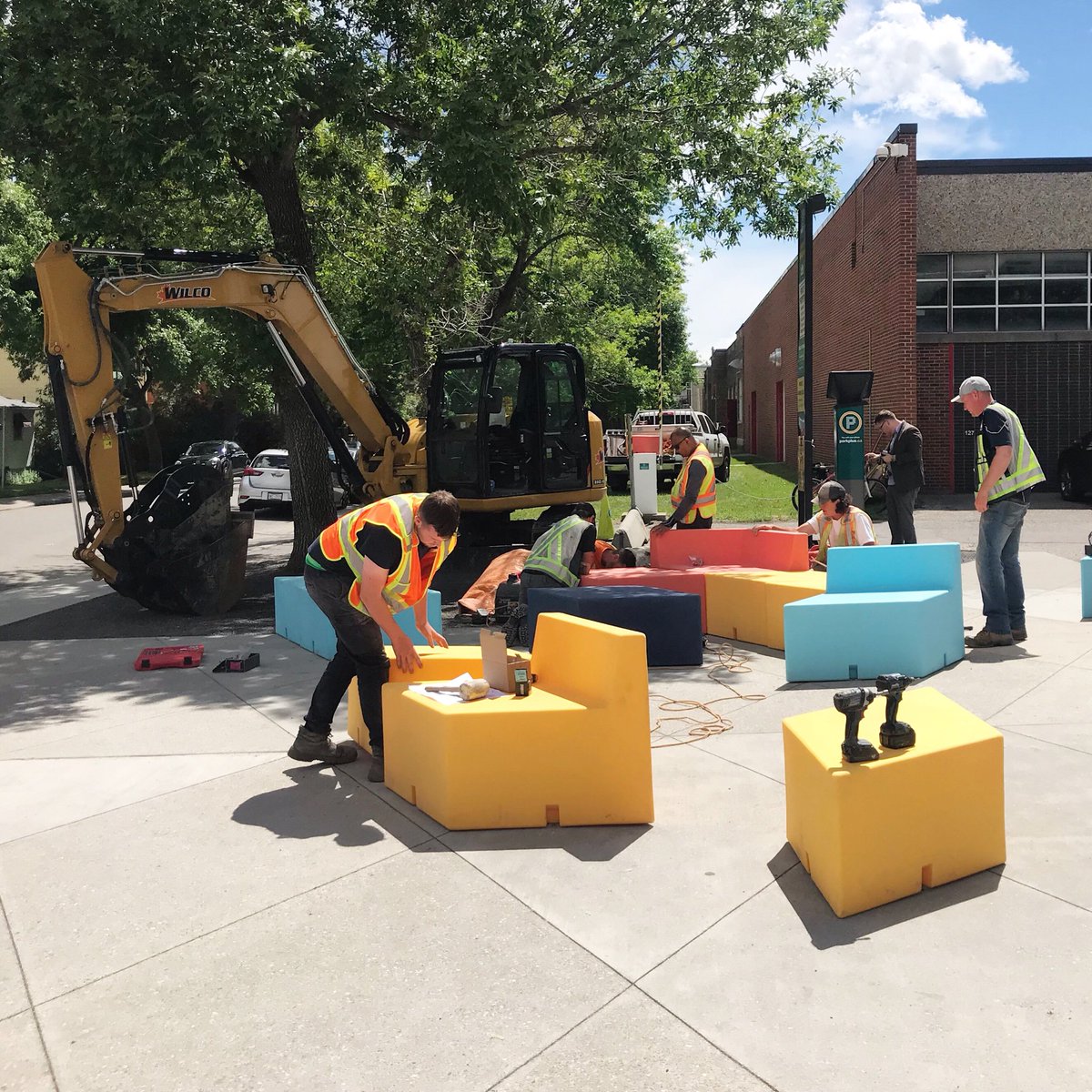 benchprojectyyc's tweet photo. @nenshi what do you think of our new public “pocket square” on 17th Avenue (funded by the Council Innovation Grant and Parks Foundation Calgary)?! Hope you love it as much as we do! Benches are being installed today and the opening is Thursday from 4-6. #yyc https://t.co/gv9PsNNqJw