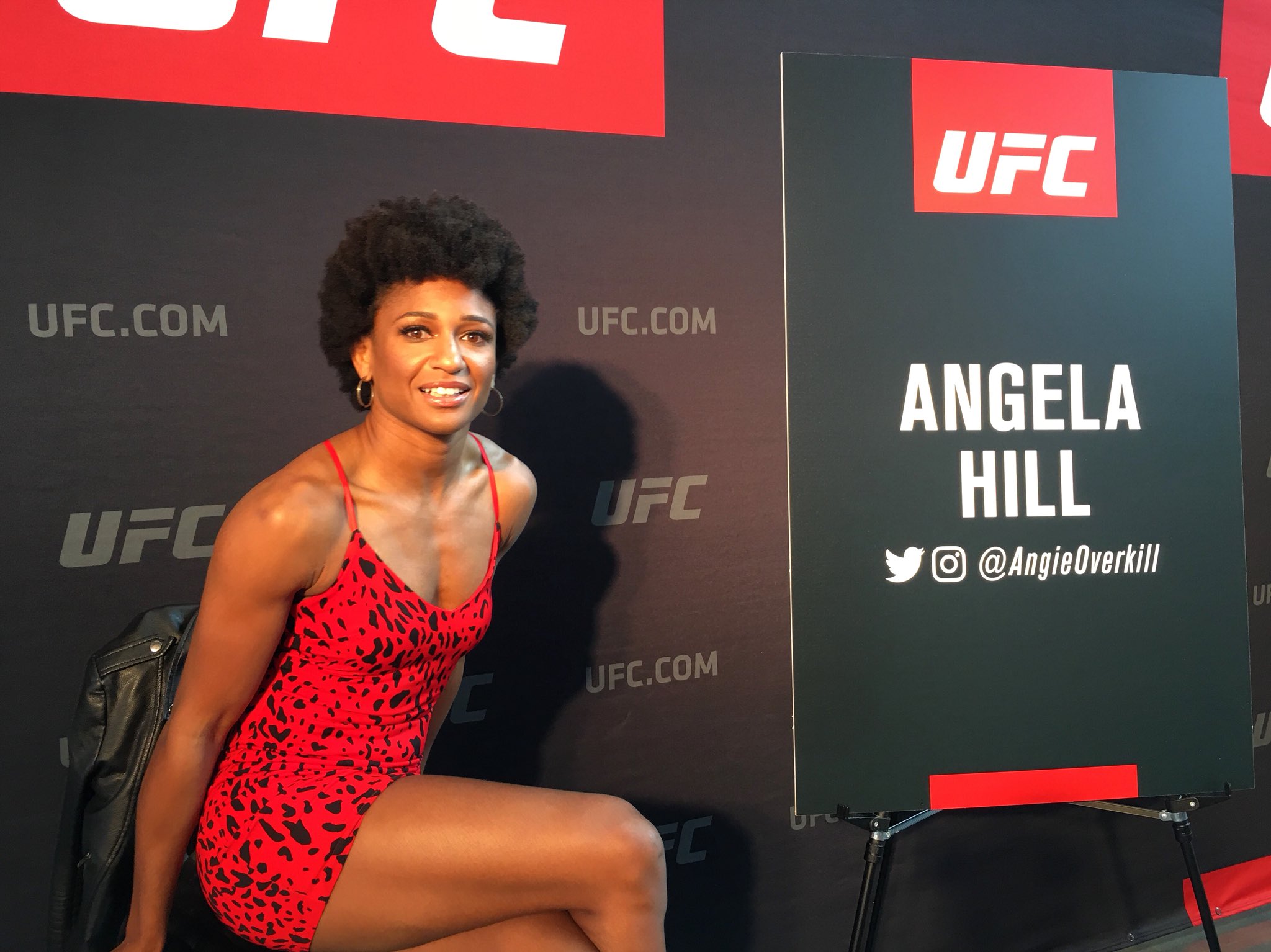 Angela Hill on Twitter: "When you’re tryin to look cute for media day and someone walks by with