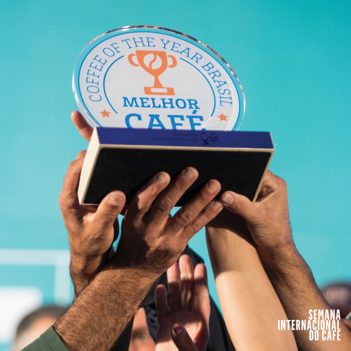 Where to find the best coffee samples? 🌱☕️ During the Brazil ICW the best samples received for the Coffee of the Year Award are tasted and voted. Come and be part of this exciting part of the event! #sic2019 #icw2019 #conectadospelocafe #connectedbycoffee