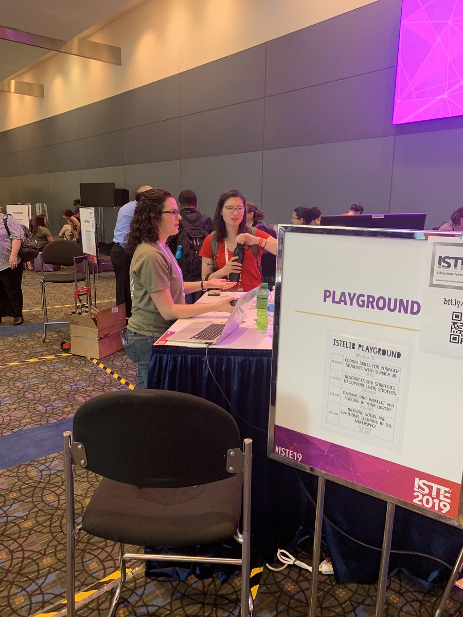 MrsZ_Library's tweet image. I Spy @MrsBoudreau teaching and sharing her passion at #ISTE2019! #HSElibs #HSEatISTE19