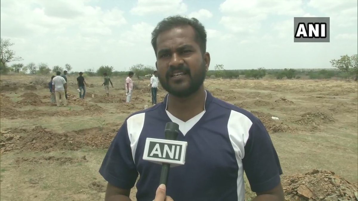 ANI's tweet photo. Dr Naganth Yadgir, a member of the group: When we were little, temp in Kalaburagi in summers used to be around 34-35°C, but now it goes up to 47. So we decided to do something for environment. We started this in 2017, planted 1000 saplings that year &amp; planted 1400 saplings in '18 https://t.co/09UrrAmbgH