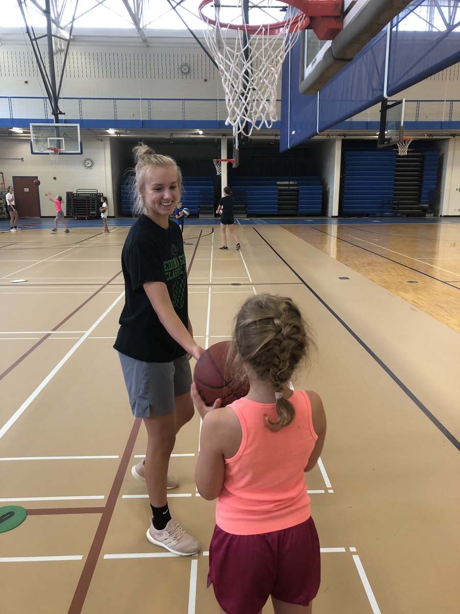 CoachAddyman's tweet photo. It’s a lot of fun seeing high school athletes playing, teaching, and spending time with elementary kids! https://t.co/gNbwA6sZZF