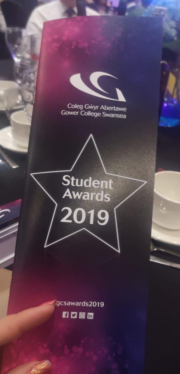 AdvanceintoFE's tweet photo. Great evening at #GCSAwards2019 Congratulations to our student, Taneka Hyatt who received the Progression and Commitment Student of the Year award 👏🏻 @GowerCollegeSwa 🏆🥂 https://t.co/4WzOKD5AHg
