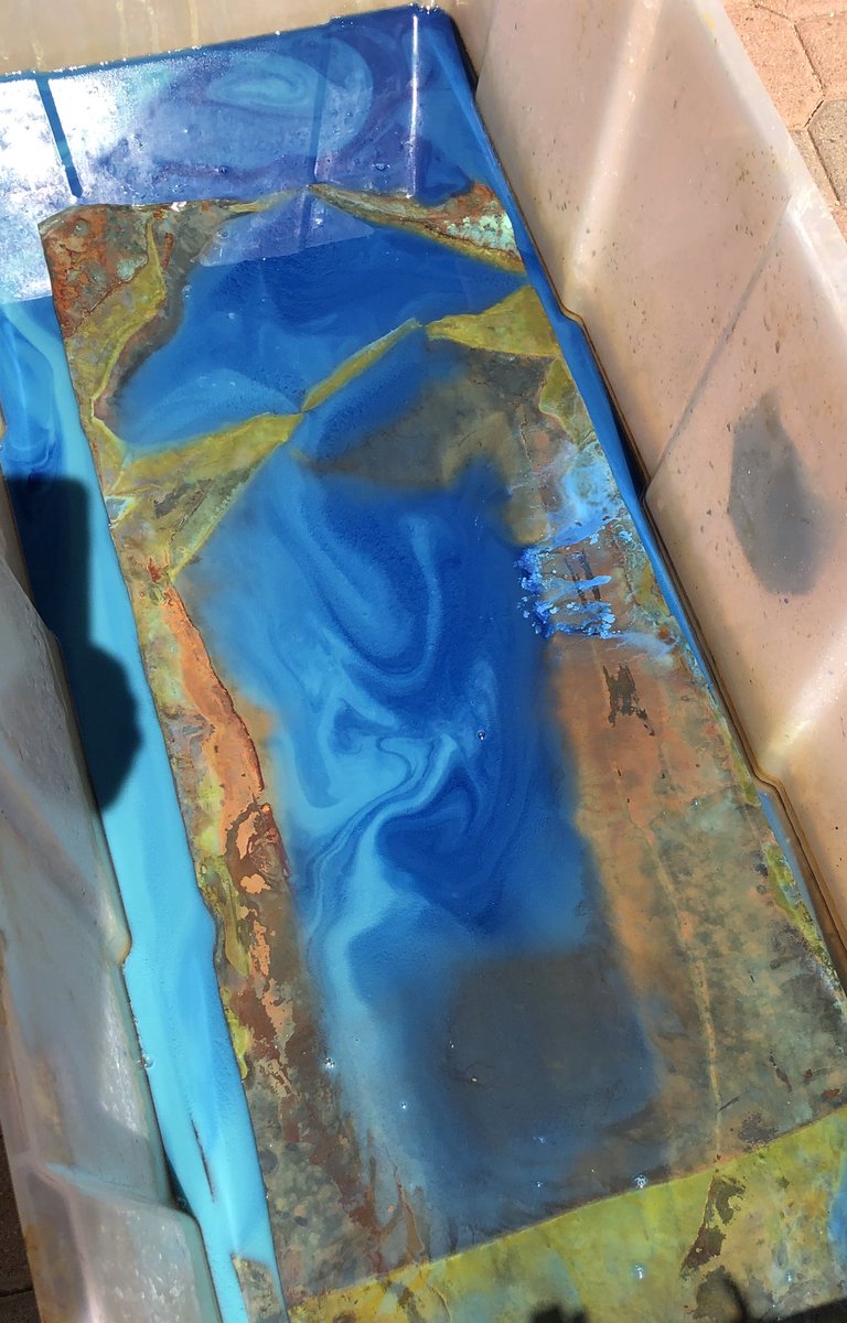 Beautiful Chemistry! Mixin’ it up with ammonia + cupric sulfate + copper! #patina #beautifulchemistry #copper #patinacolor #copperart #artmaker #partoftheprocess #vibrantcolors  #artisticstyle #phxart #azartist