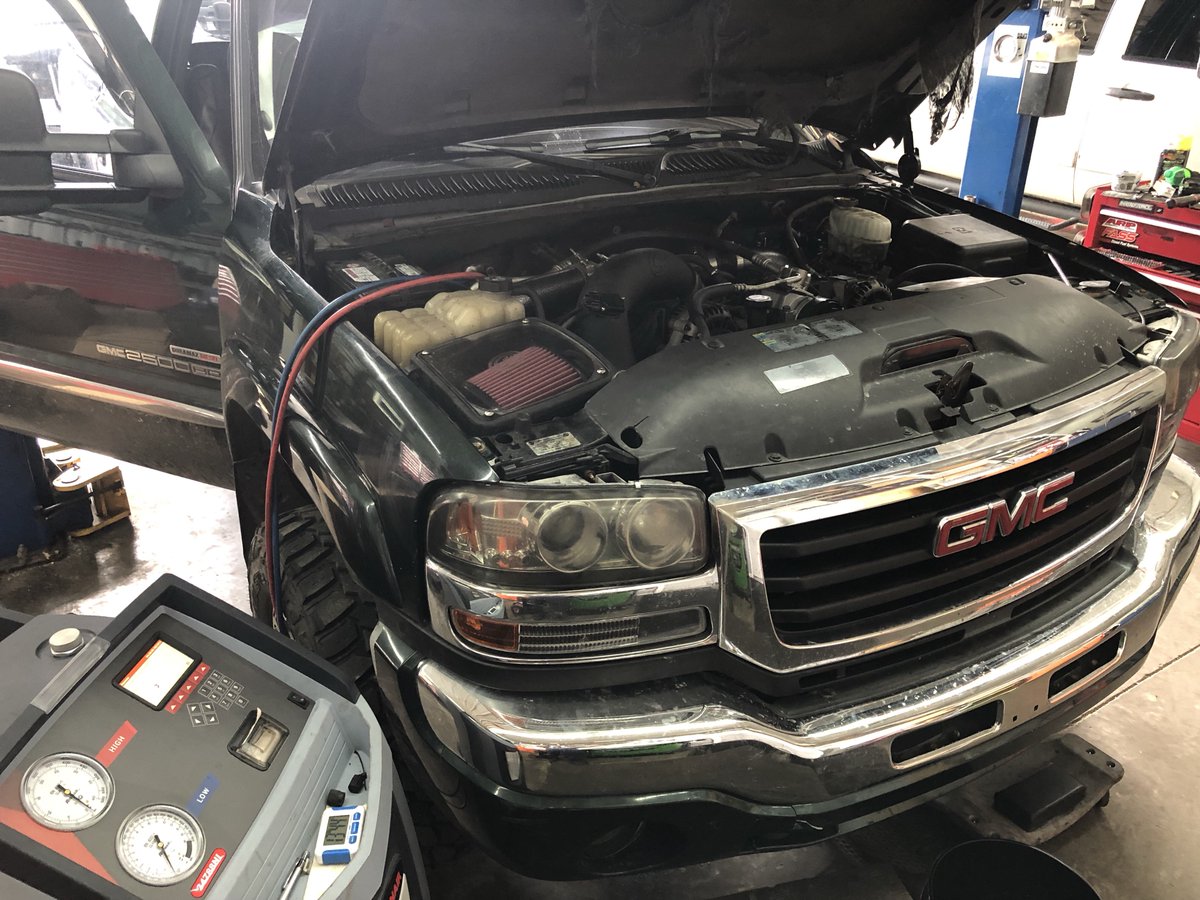 lockeautodiesel's tweet photo. Is your truck having you feeling all hot and bothered? Let us help you keep your cool! #lockeperformance #summer #acproblems #bringittothepros #chevy #duramax #robinair https://t.co/TUXEtNts1r