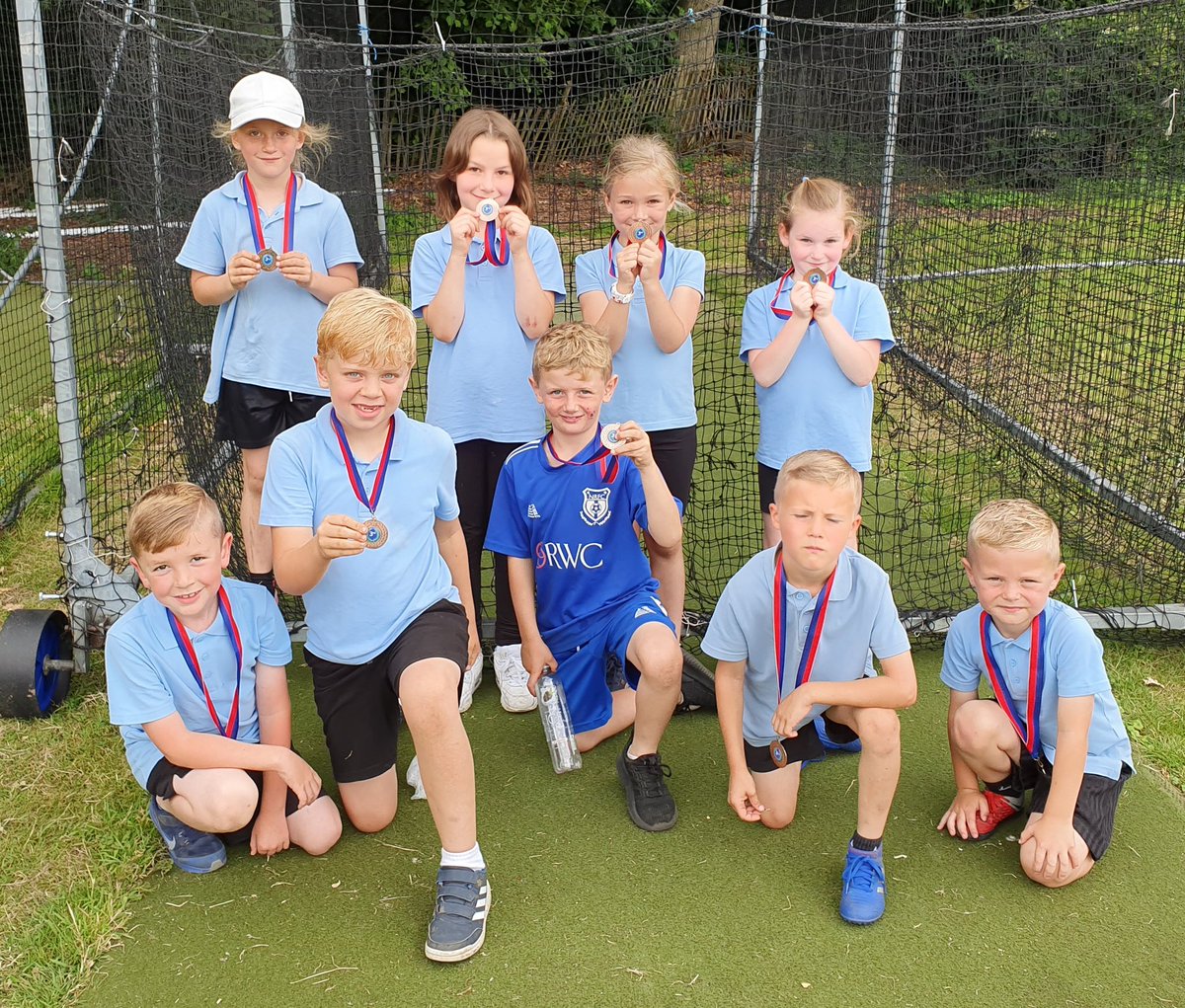 HalfwayPE's tweet photo. A massive well done to the Halfway KS1 Rapid Fire Cricket team for finishing 3rd in the @kentcricketdev tournament. 🥉 We were extremely unfortunate in a few games a was a point off 1st! 🏏 Superb performance! 😀 Thank you @kentcricketdev @ShepSitt_SGO #cricket #3rd https://t.co/nez3vCzLLG