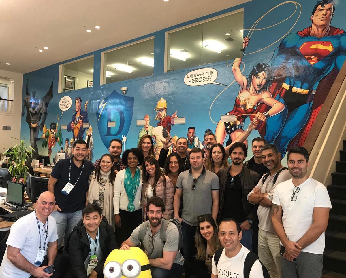 startseoficial's tweet photo. Quais locais, na sua opinião, são imperdíveis de se conhecer no Vale do Silício? Nas fotos, registros da última Missão Vale na Universidade de Stanford, na Draper University e na Garagem da HP. E aí, #partiuVale? https://t.co/uN8i5DhnXI