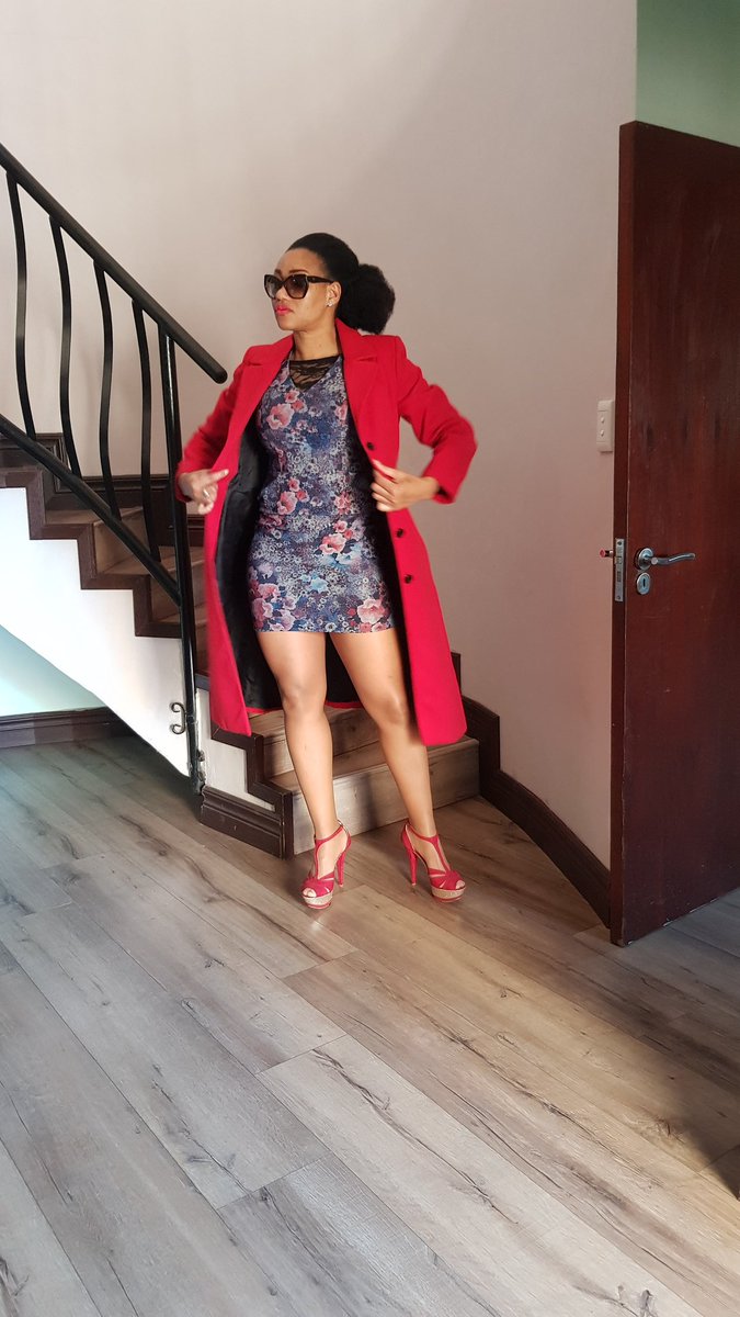 Matyaleni_'s tweet image. Lady in Red 💃👄👠💄

Its business as usual 
#singleAndstrong