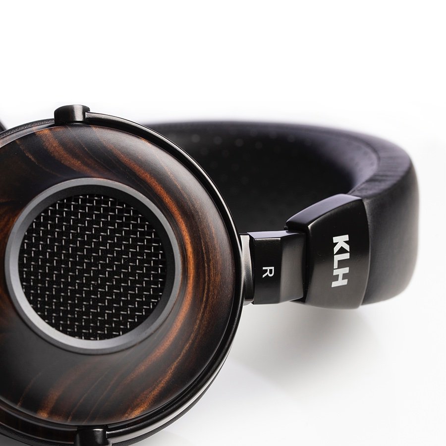 KLHrules's tweet photo. It has only been a week, but the buzz about our Ultimate One headphones just keeps coming!
https://t.co/Kfk5rm0FAH
#KLHrules #KLHaudio #headphones #MTVMovieAwards #MTVAwards #UltimateOne #audiophile https://t.co/dSBbZTffJk