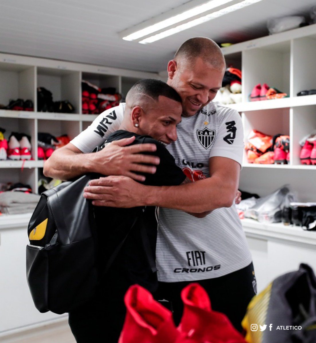 Atletico's tweet photo. 🔙🦂🇻🇪 Ele está de volta! 

Seja bem-vindo novamente, Otero! 

Aqui é #Galo! 🏴🏳️ https://t.co/gXilrWIb7Y