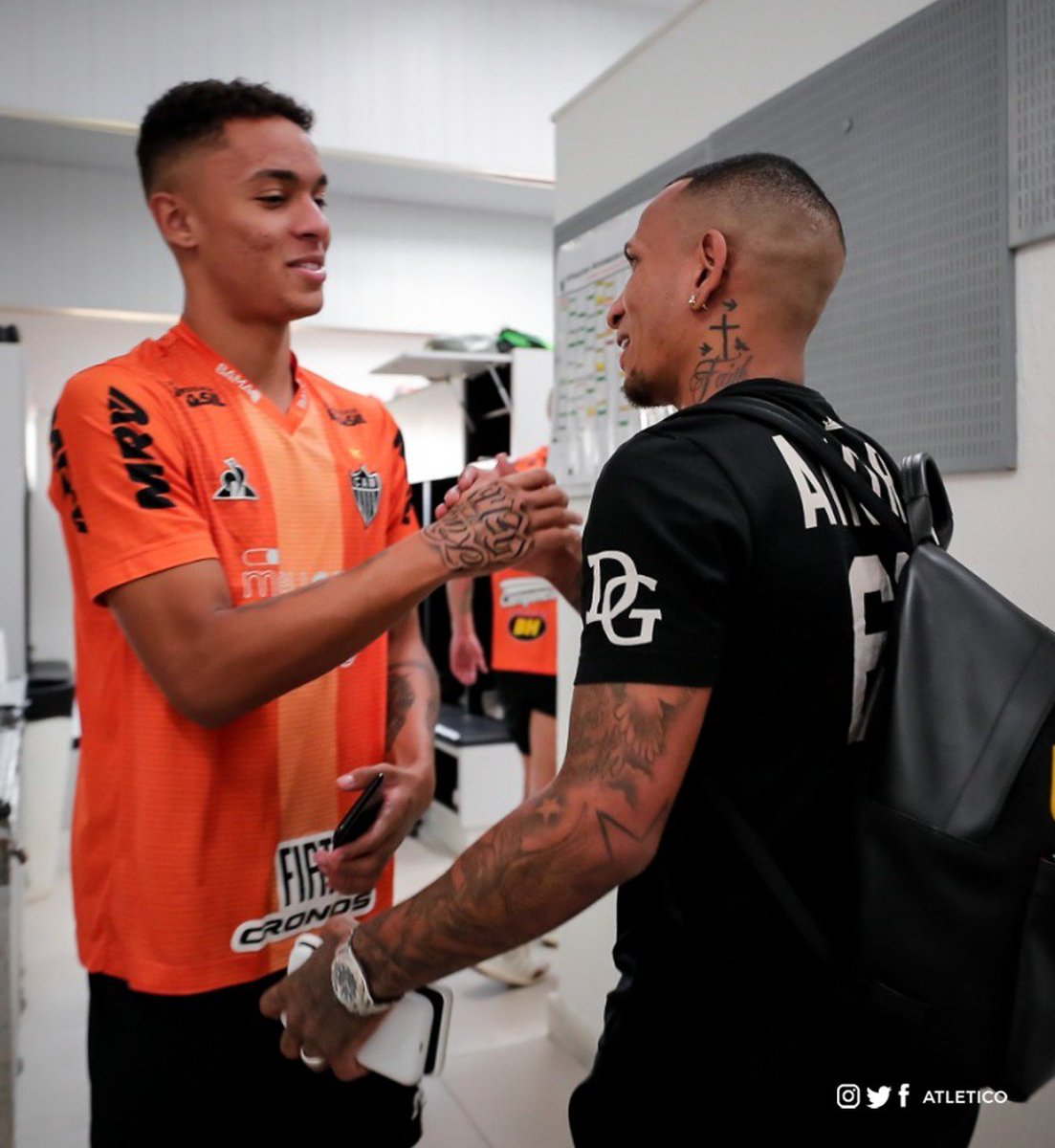 Atletico's tweet photo. 🔙🦂🇻🇪 Ele está de volta! 

Seja bem-vindo novamente, Otero! 

Aqui é #Galo! 🏴🏳️ https://t.co/gXilrWIb7Y
