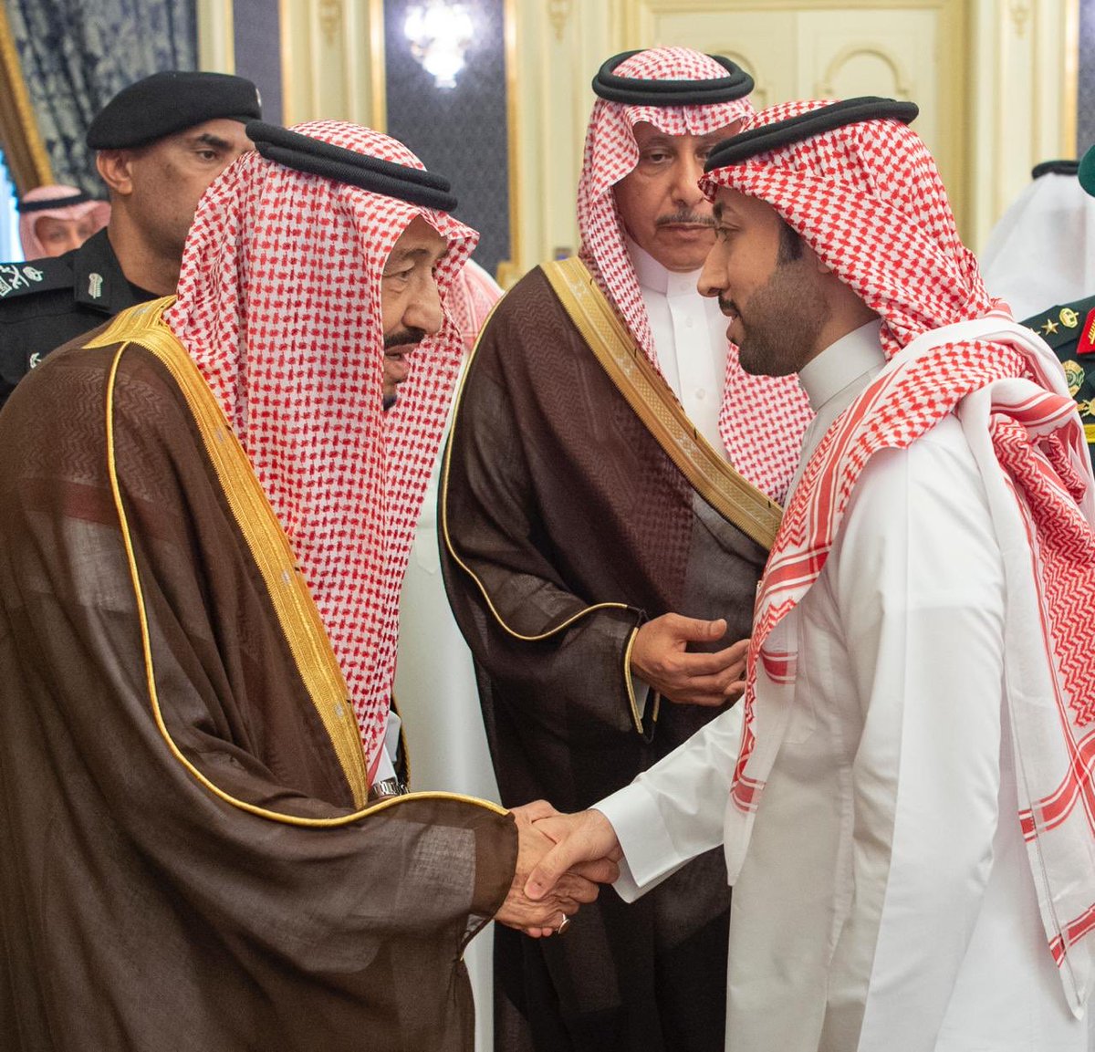 kalshnaif's tweet image. مليك الحزم والعزم .. هذا عظيم الشرف🇸🇦