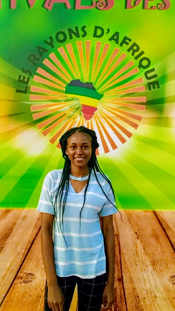 ADULeads's tweet photo. Dans toute société, la jeunesse a pour vocation de prendre la relève, les #YoungLeaders sont initiés à honorer exceptionnellement leurs devoirs de demain à #ADU.
#RayonsdAfrique
#ILIMI
#ADU https://t.co/jXPLjcPLFl