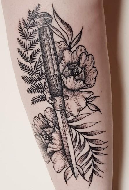 X 上的Naughty Dog：「Another incredible tattoo inspired by Ellie's in The Last  of Us Part II. Thanks to Julia for sharing it with us! Submit your own fan  art, cosplay, tattoos, and